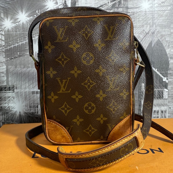 Authentic Louis Vuitton Danube Monogram Crossbody Messenger Bag - Picture 6 of 16